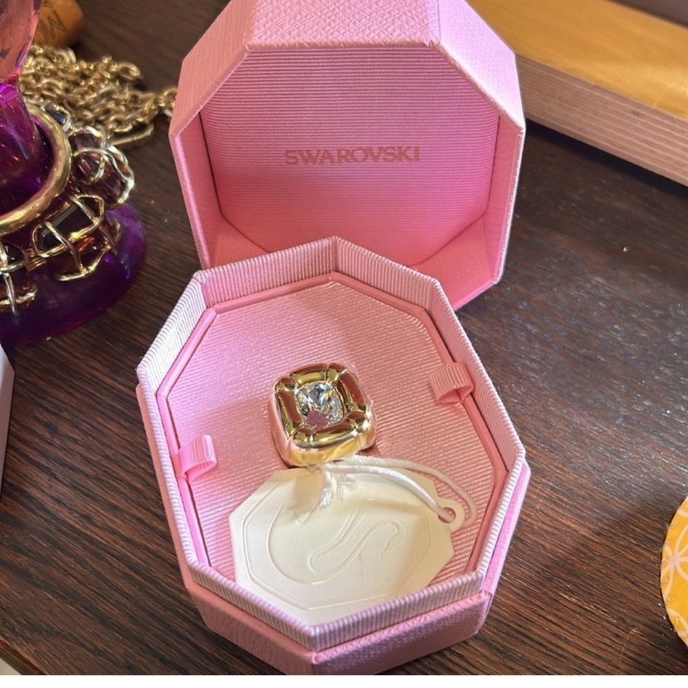 Swarovski 🎉BNIB🎉 “Dulcis” Statement Ring